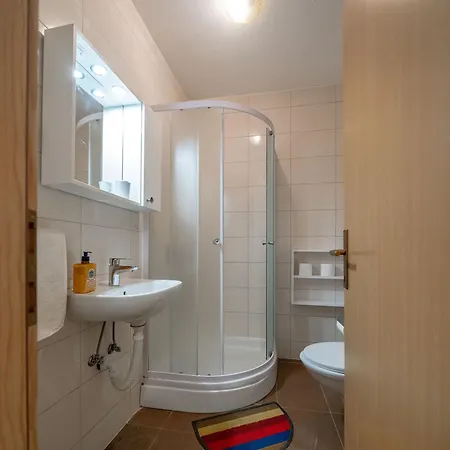 A 2 Comfortable W Terrace & Garden Near Apartmán *