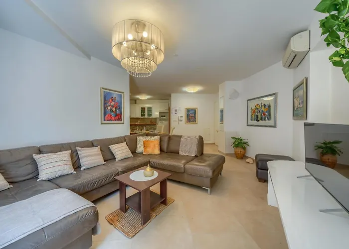 A 2 Comfortable W Terrace & Garden Near Apartment *