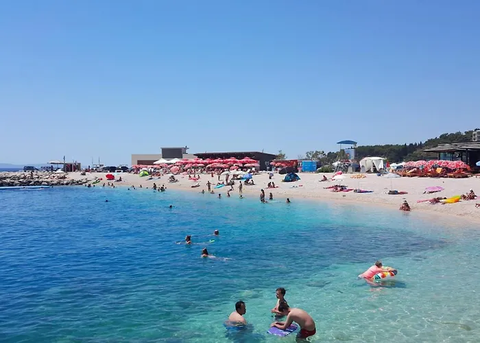 Apartment A 2 Comfortable W Terrace & Garden Near *