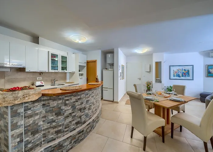 Apartment A 2 Comfortable W Terrace & Garden Near Split