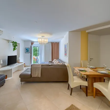 アパート A 2 Comfortable W Terrace & Garden Near *